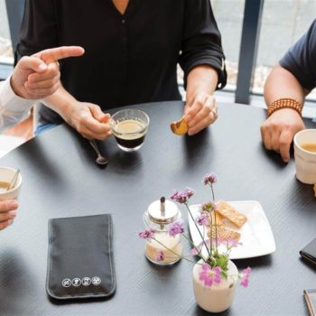 Porta telefono blocco bar chiuso